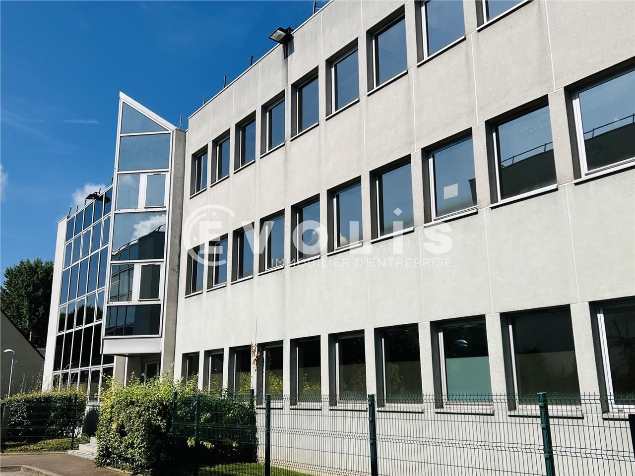 À seulement quelques minutes à pied de la gare RE