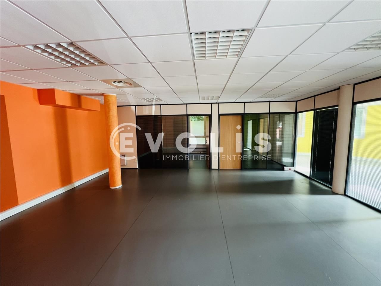 EXCLUSIVITE. À proximité immédiate du RER A (Val