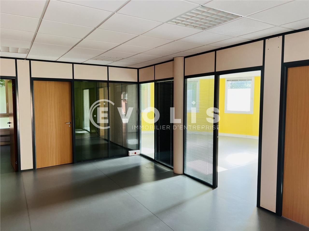 EXCLUSIVITE. À proximité immédiate du RER A (Val