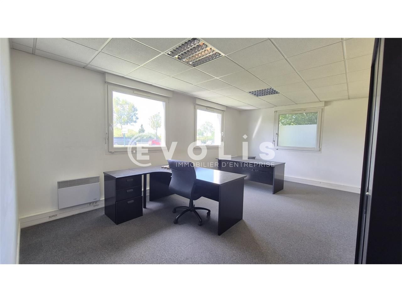 Situés à proximité immédiate de l'autoroute A4 et