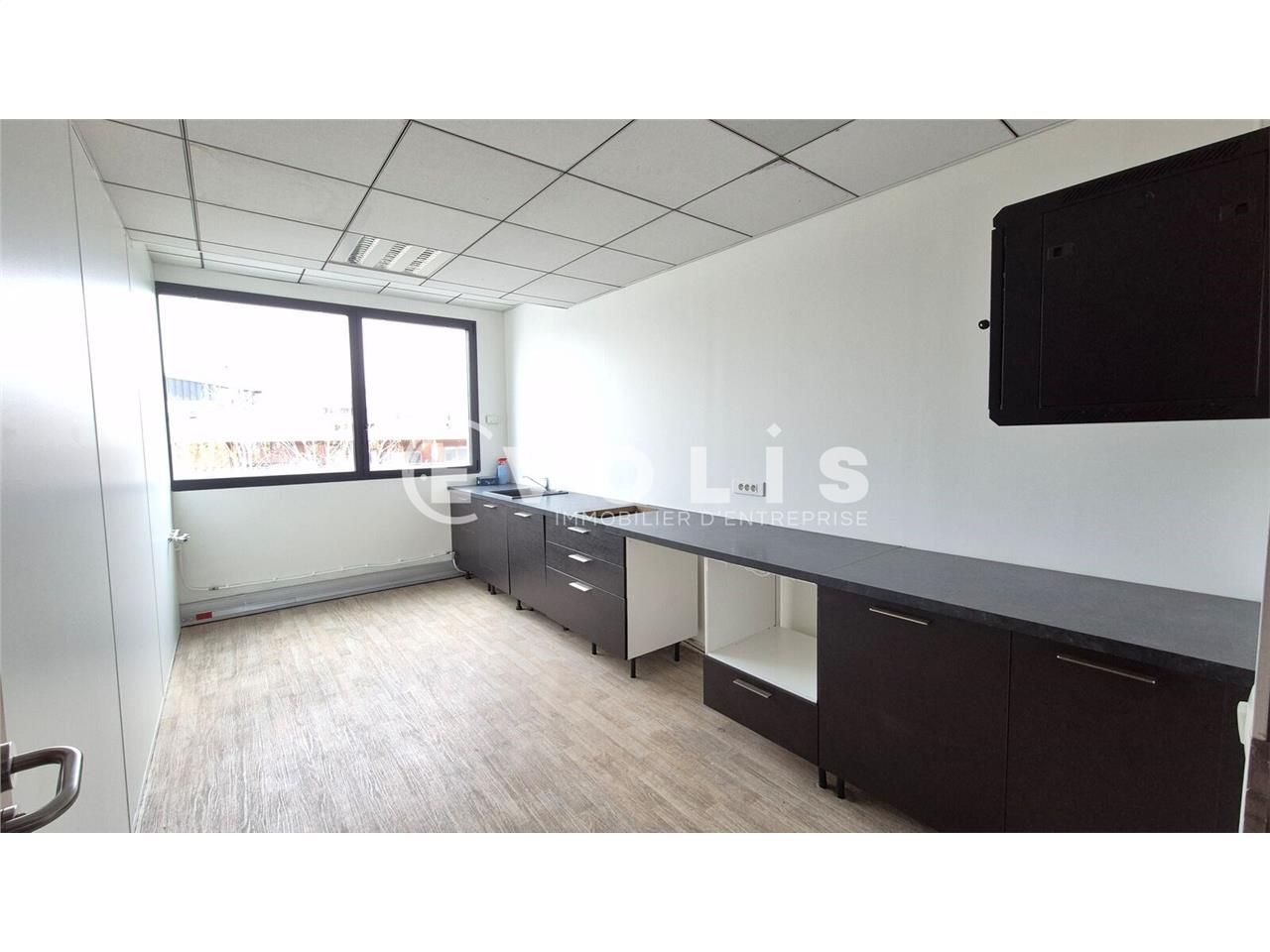 À LOUER - BUREAUX DE 280 m² EN PLEIN COUR DE CHEL