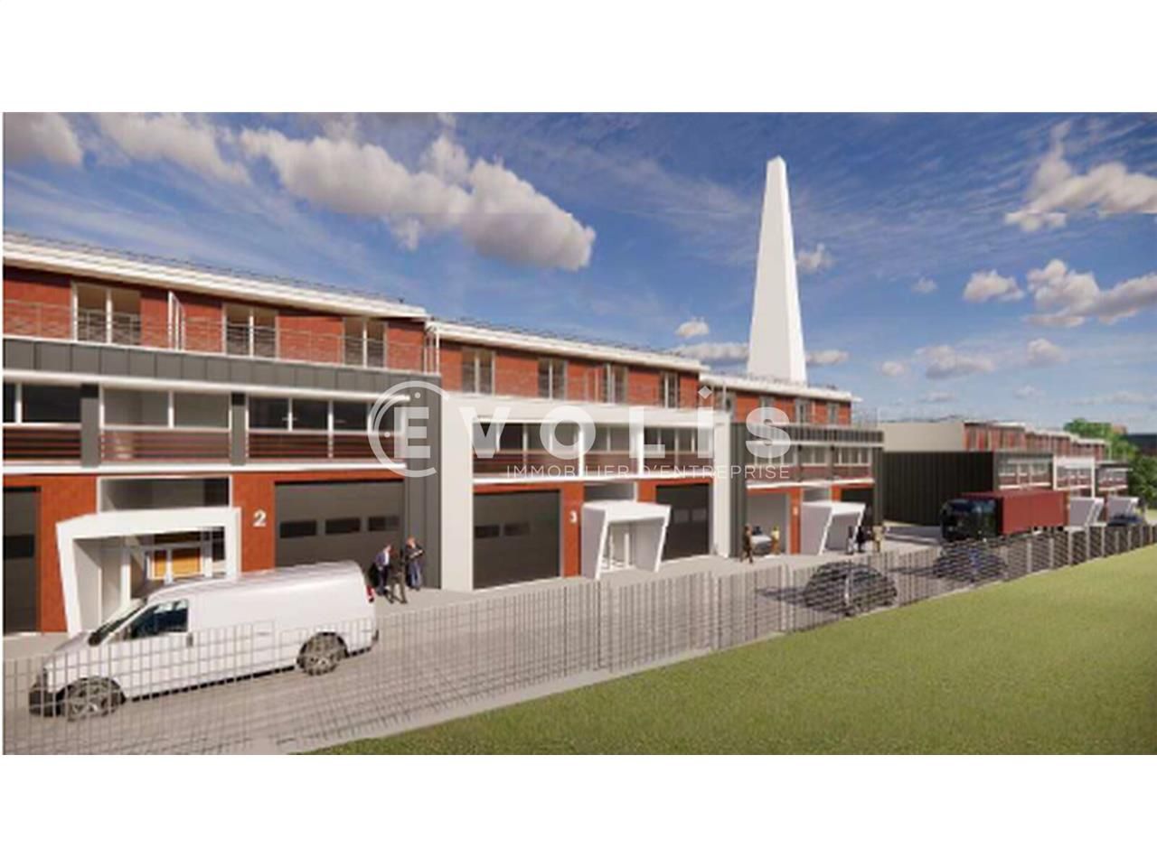 Situé dans une zone dynamique à proximité des aut