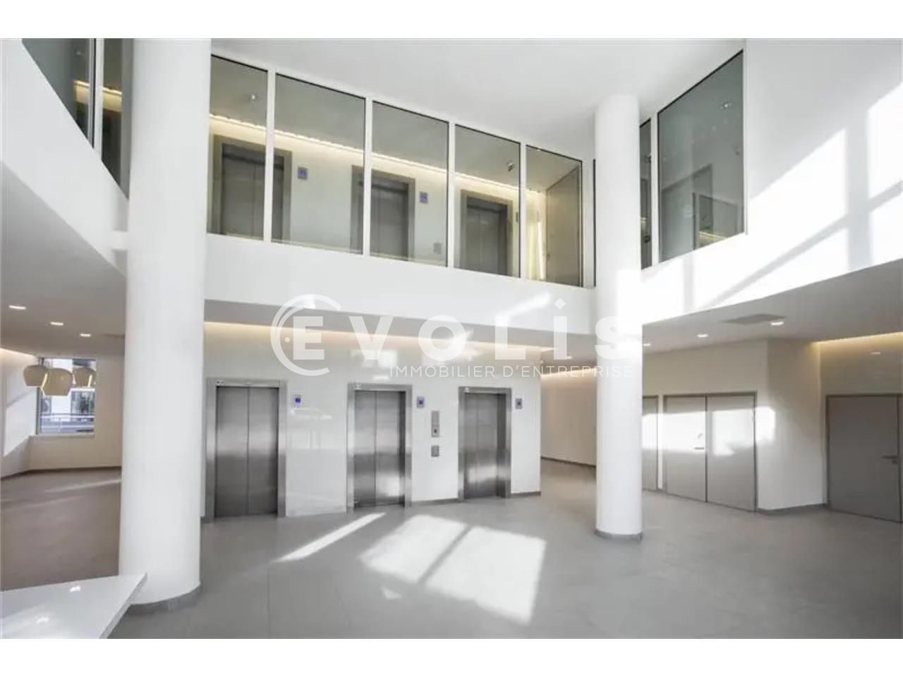 Situés au coeur du pôle tertiaire de Noisy le Gra