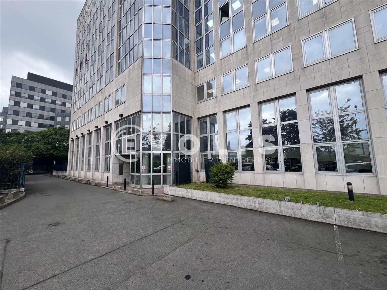 Idéalement situés dans un quartier dynamique, au 