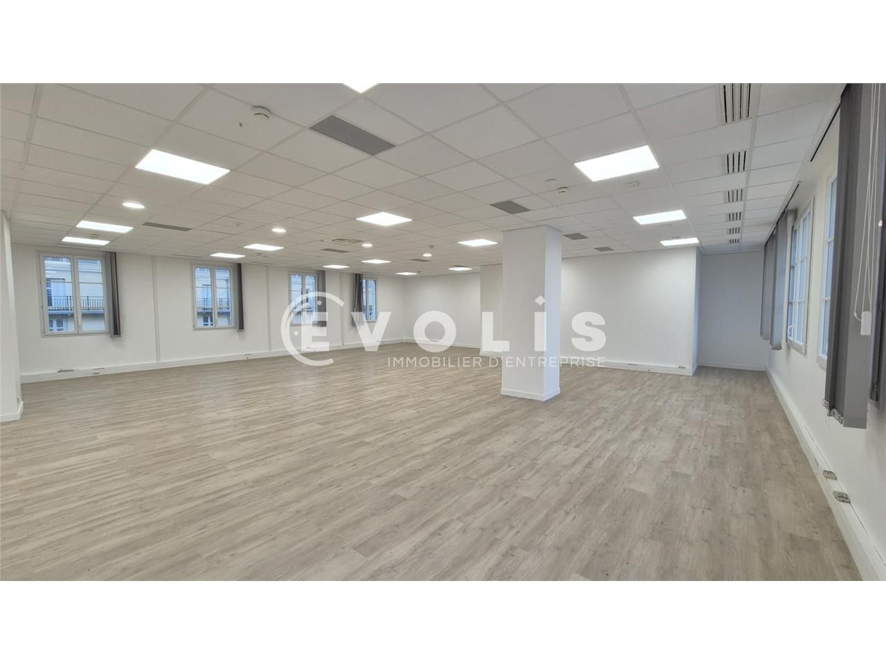 Bureaux à louer à Chessy - Emplacement premium.