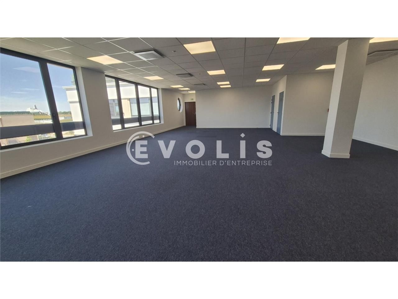 EVOLIS vous propose à la vente jusqu'à 565 m² de 