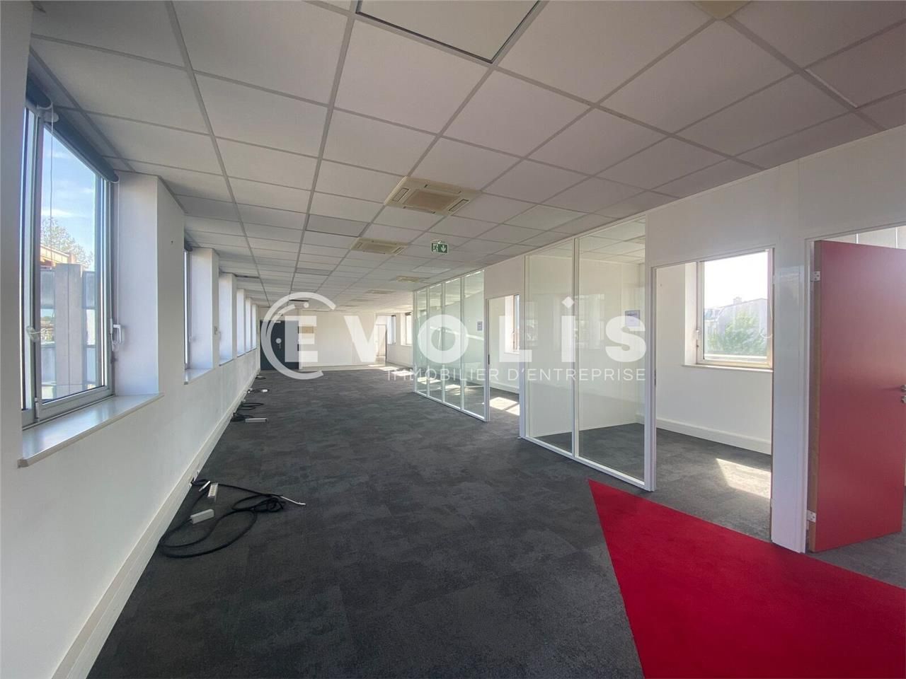 À la recherche de bureaux à louer à Neuilly-Plais