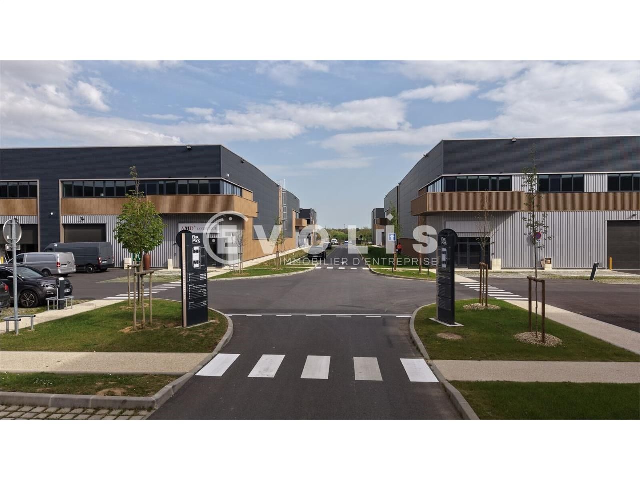 Parc d'activités neuf à Chalifert  - Disponible à