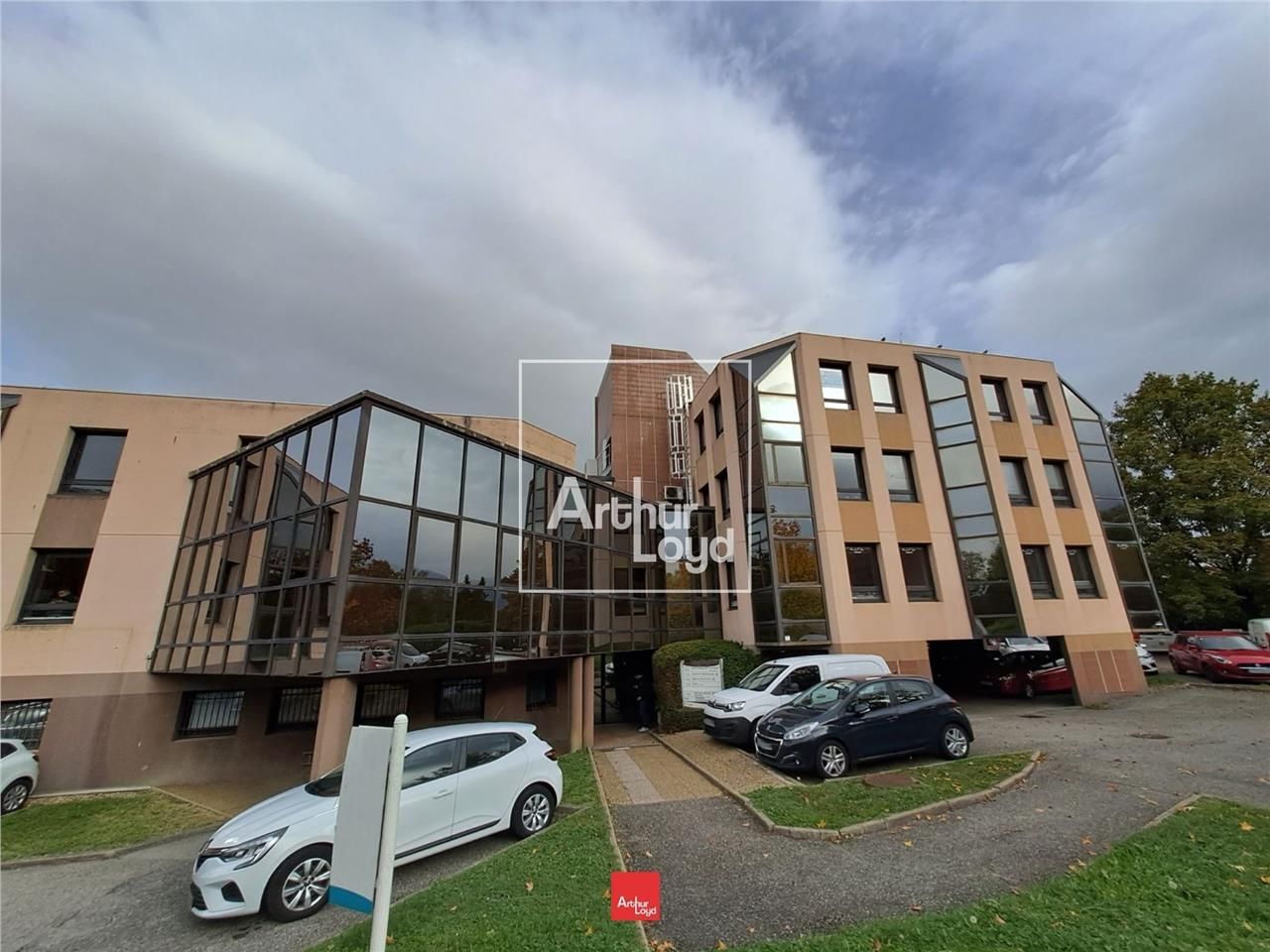 Situés sur la commune de Meylan, aux abords des a