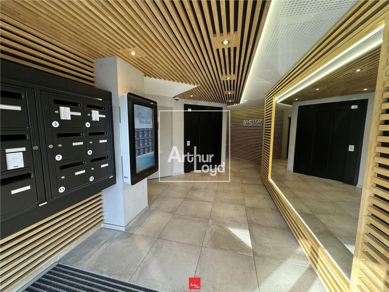 Sur la commune de Seyssins, Arthur Loyd vous prop