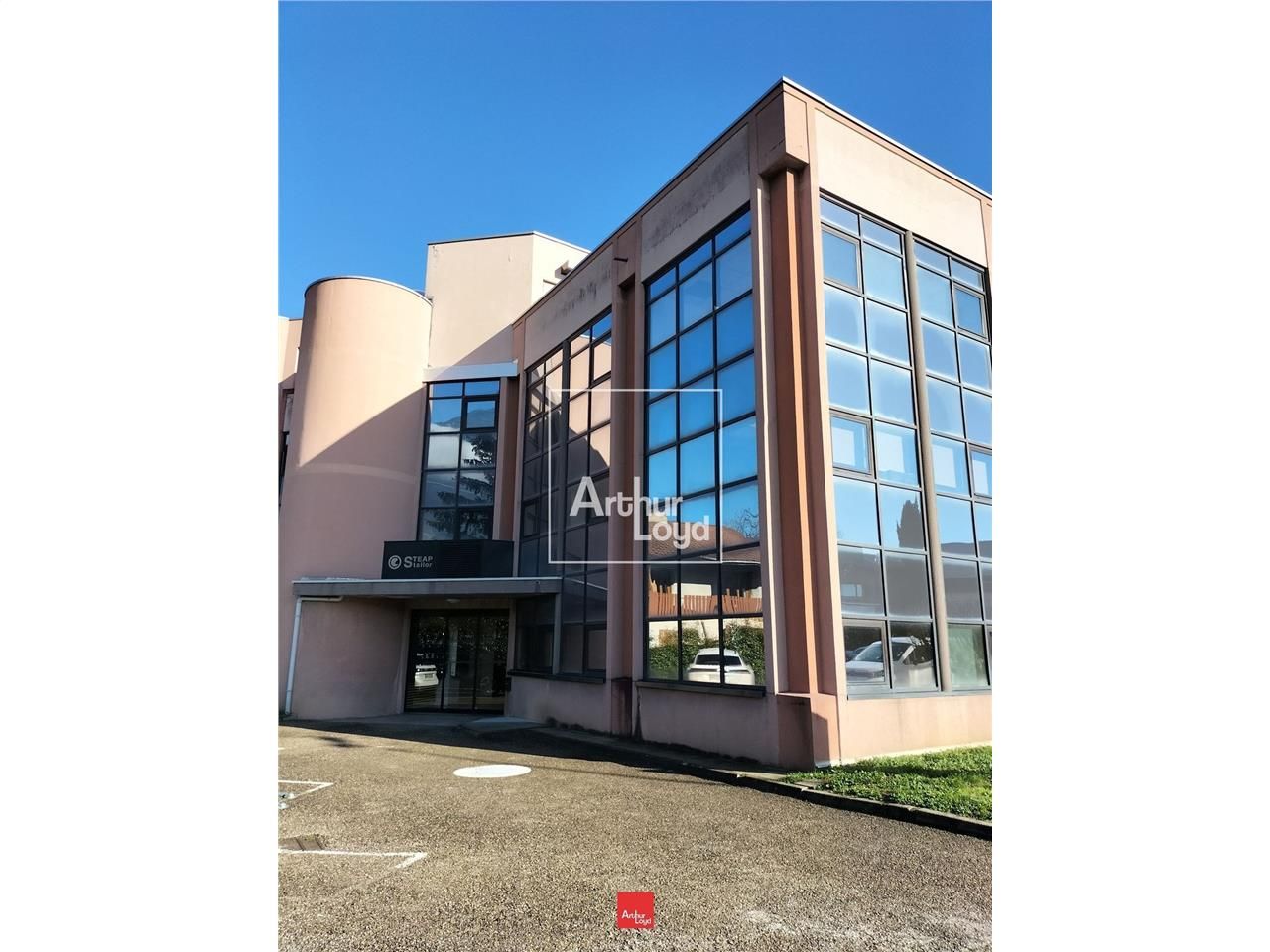 Sur la commune de Seyssins, Arthur Loyd vous prop