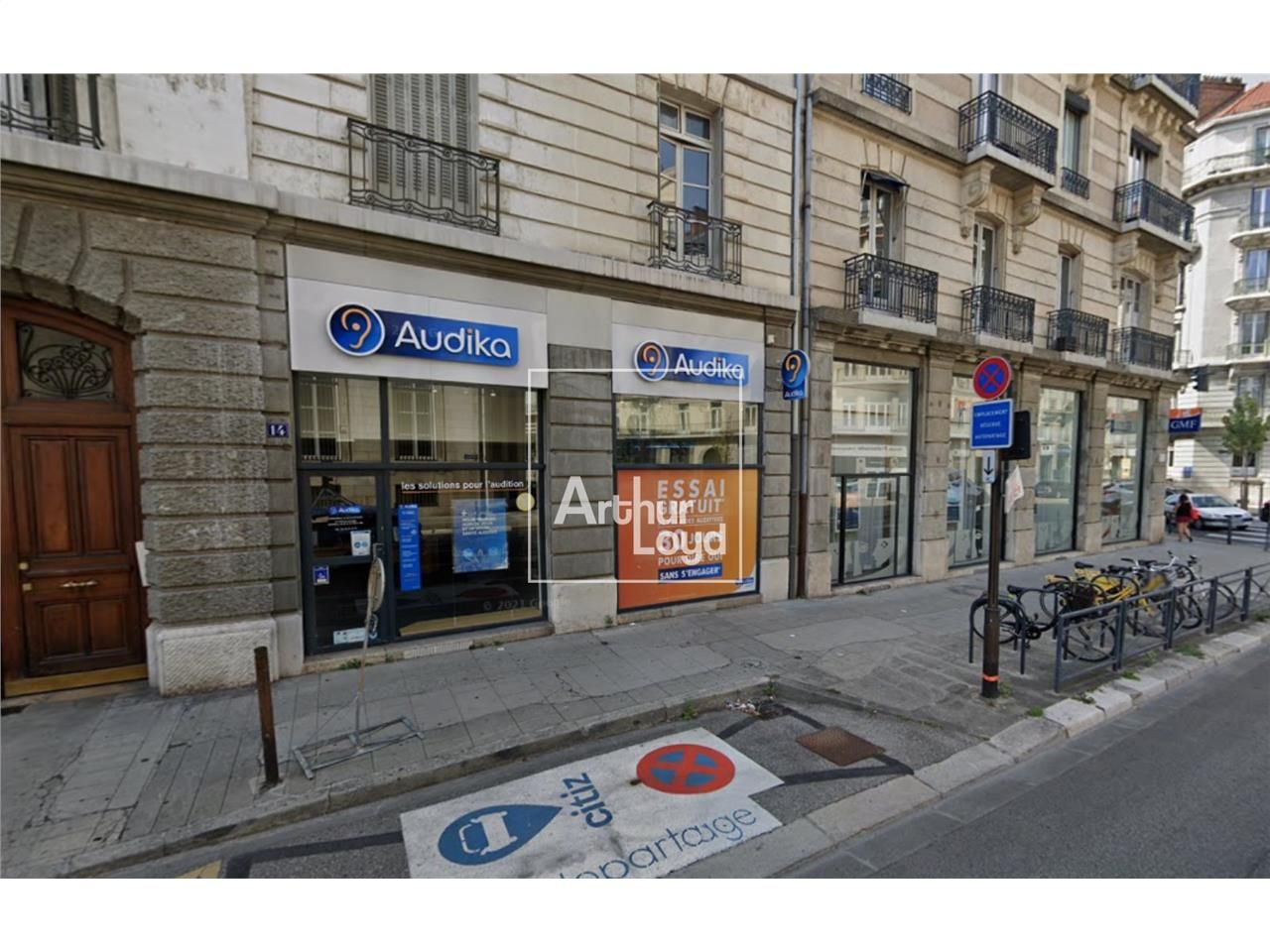 Au centre de Grenoble, Boulevard Edouard Rey, à d