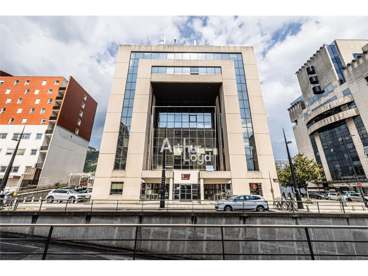 Située dans le quartier Europole, à proximité imm