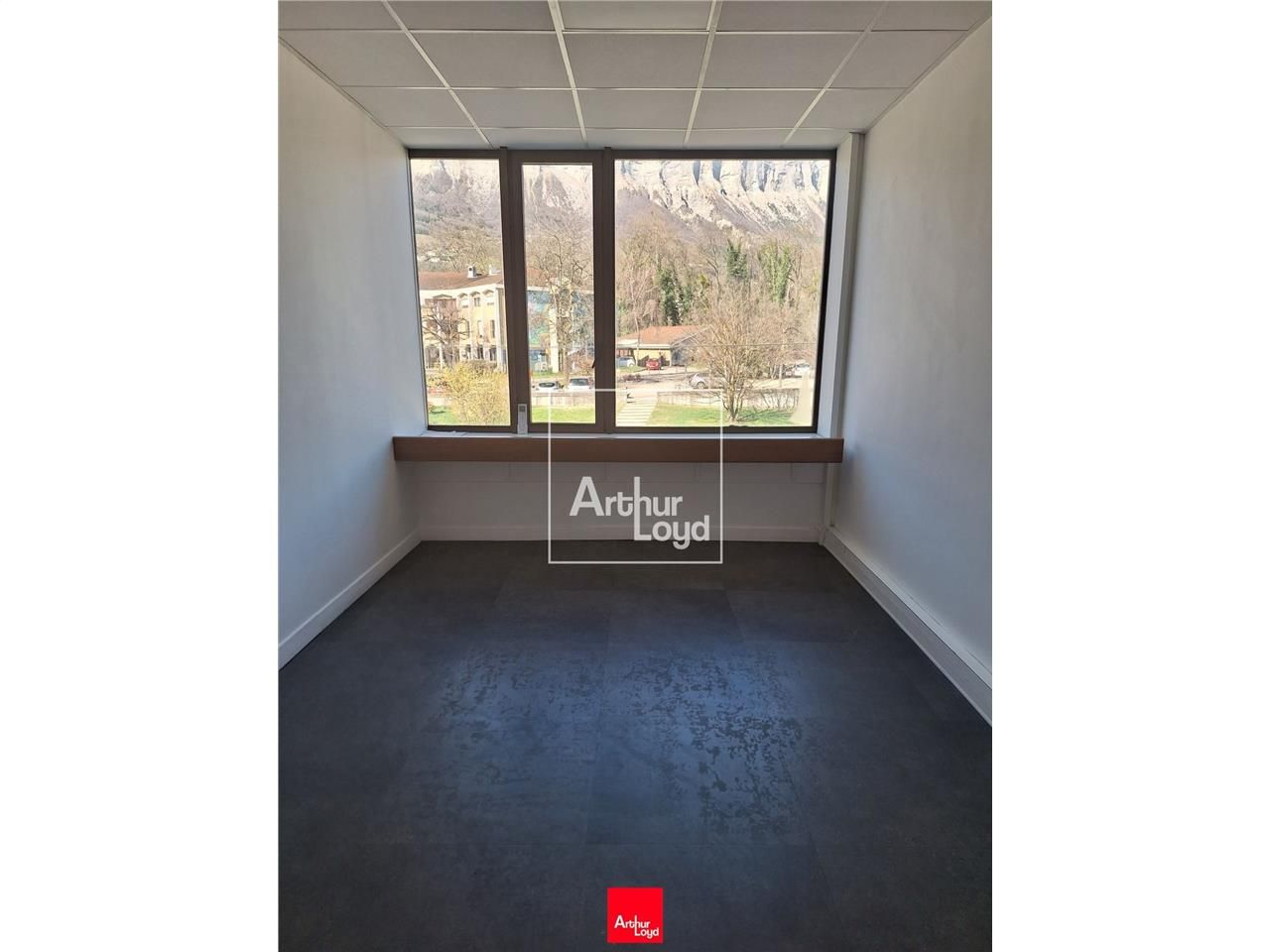 Au sein d'un immeuble de bureaux rénové en 2020, 