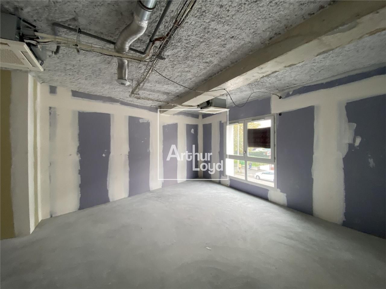 Bureaux de 225 m² divisibles à partir de 63 m² à 