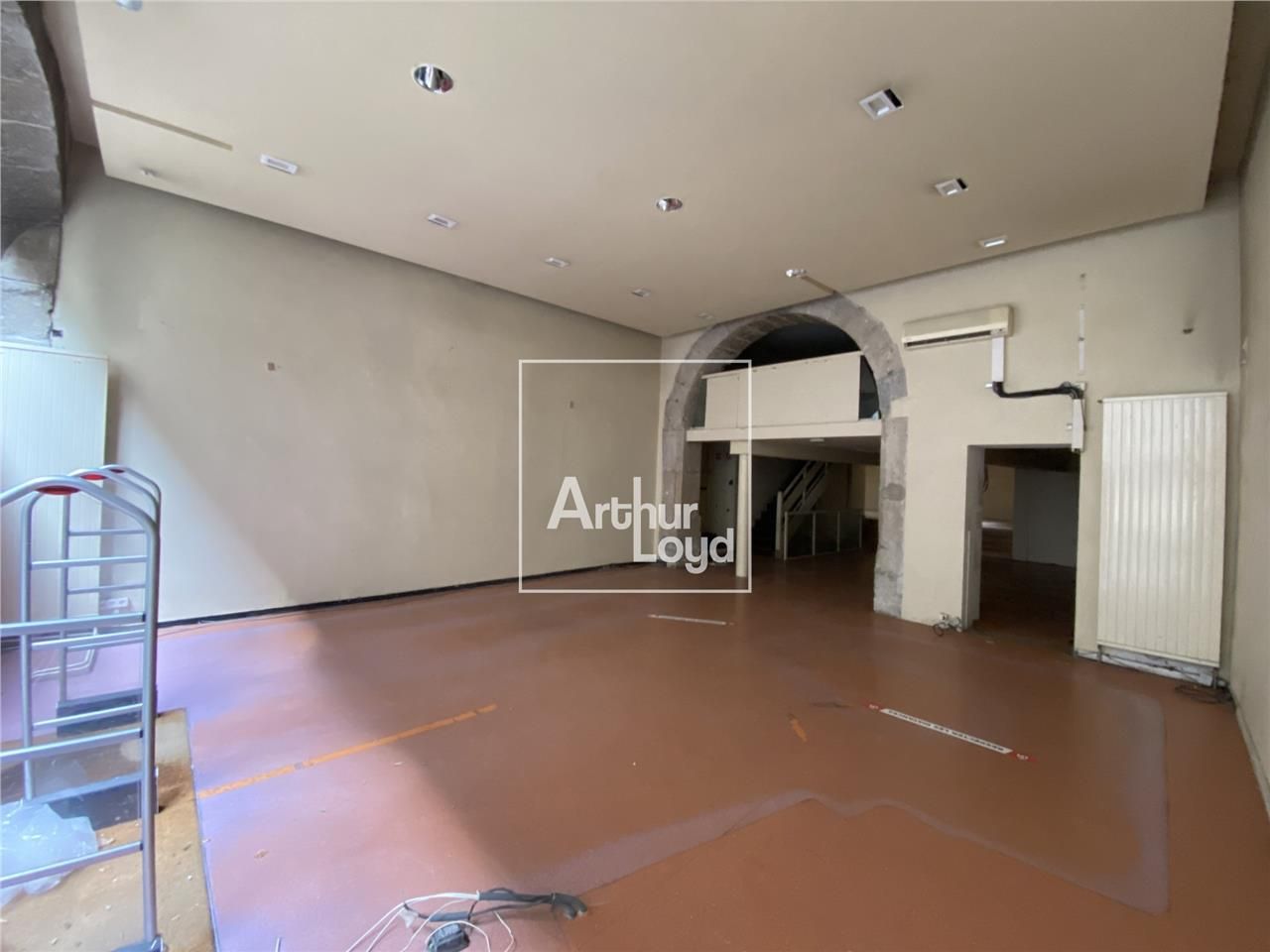 Arthur Loyd Grenoble vous propose un commerce à l