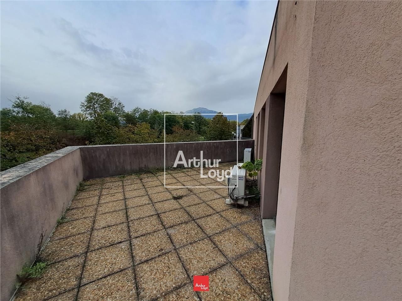 Situés sur la commune de Meylan, aux abords des a