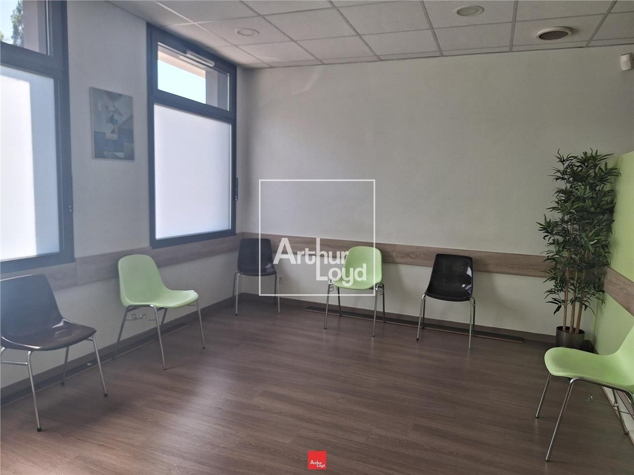 Nous vous proposons à la vente un magnifique cabi