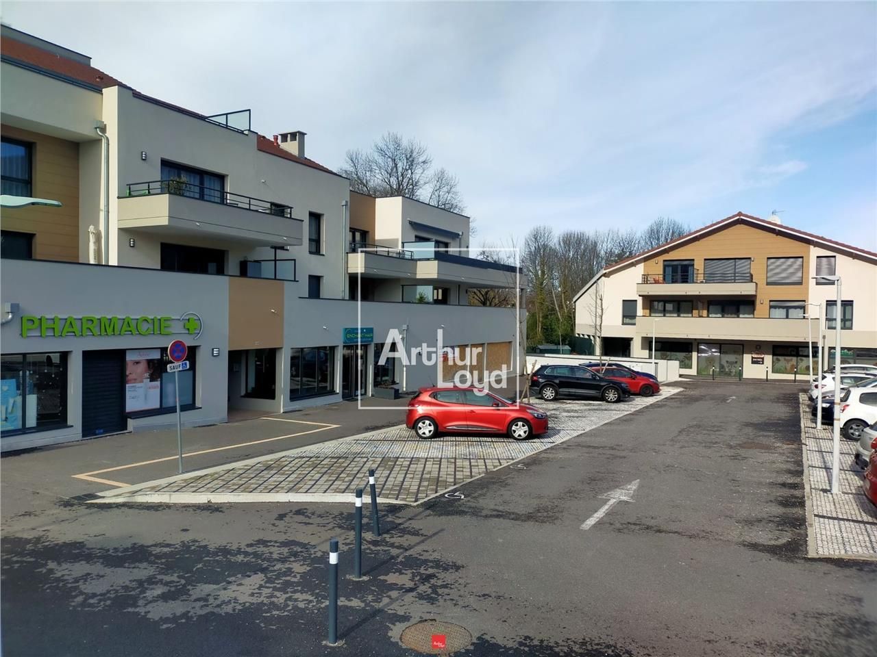 A LOUER, local commercial neuf de 165 m² au coeur