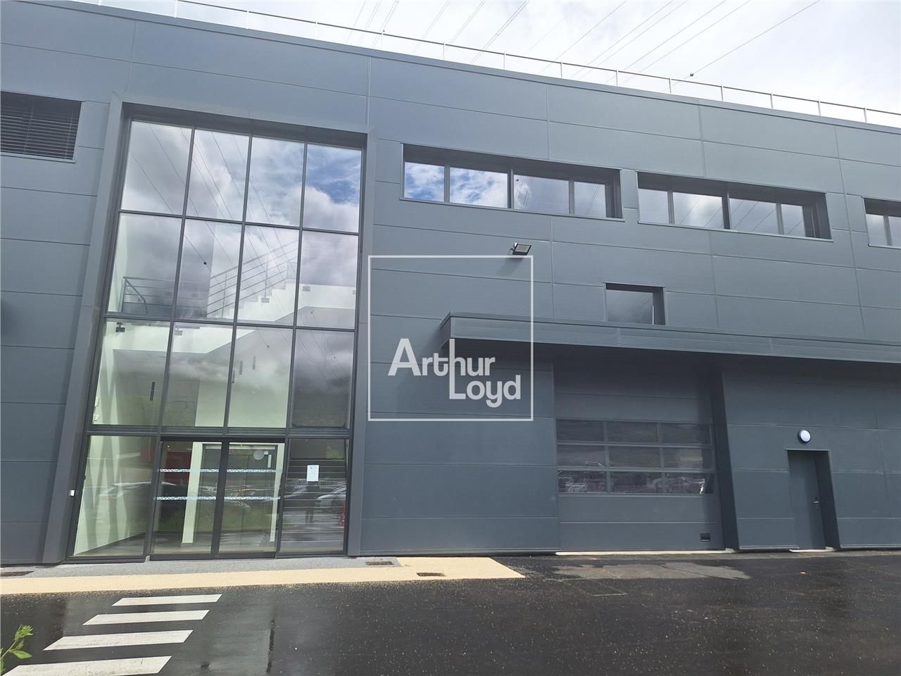 À louer - Bureaux neufs et locaux d'activités - I