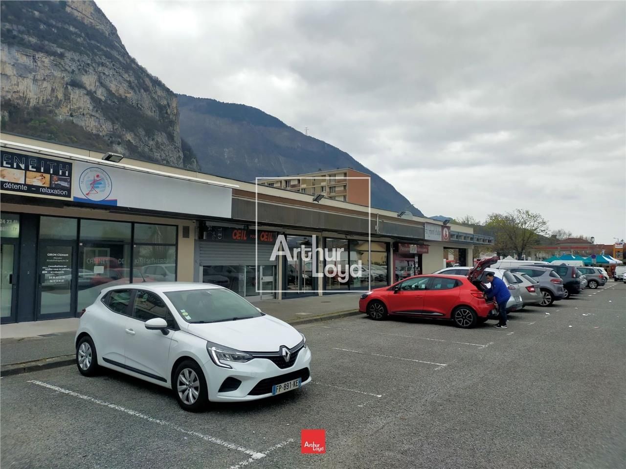 A LOUER  SASSENAGE LOCAL COMMERCIAL DE 83 M² DANS