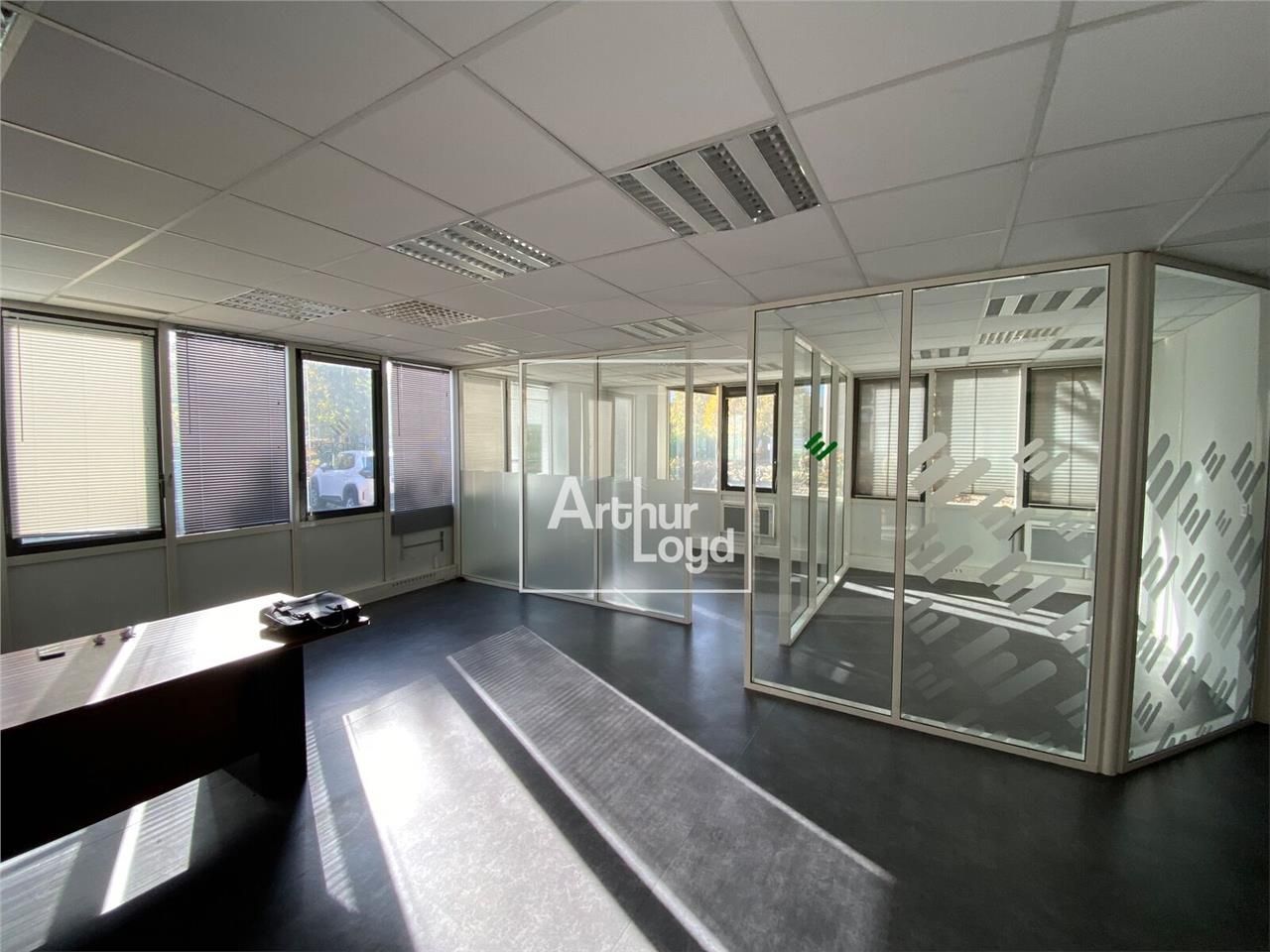 Nous vous proposons à la vente un bâtiment indépe