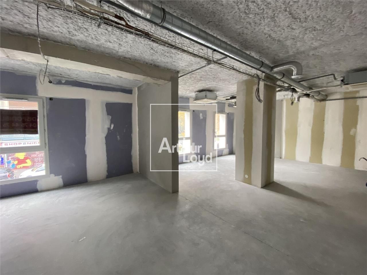 Bureaux de 225 m² divisibles à partir de 63 m² à 