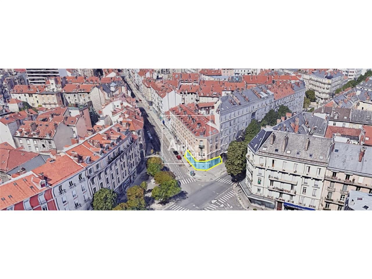Arthur Loyd Grenoble vous propose un local commer