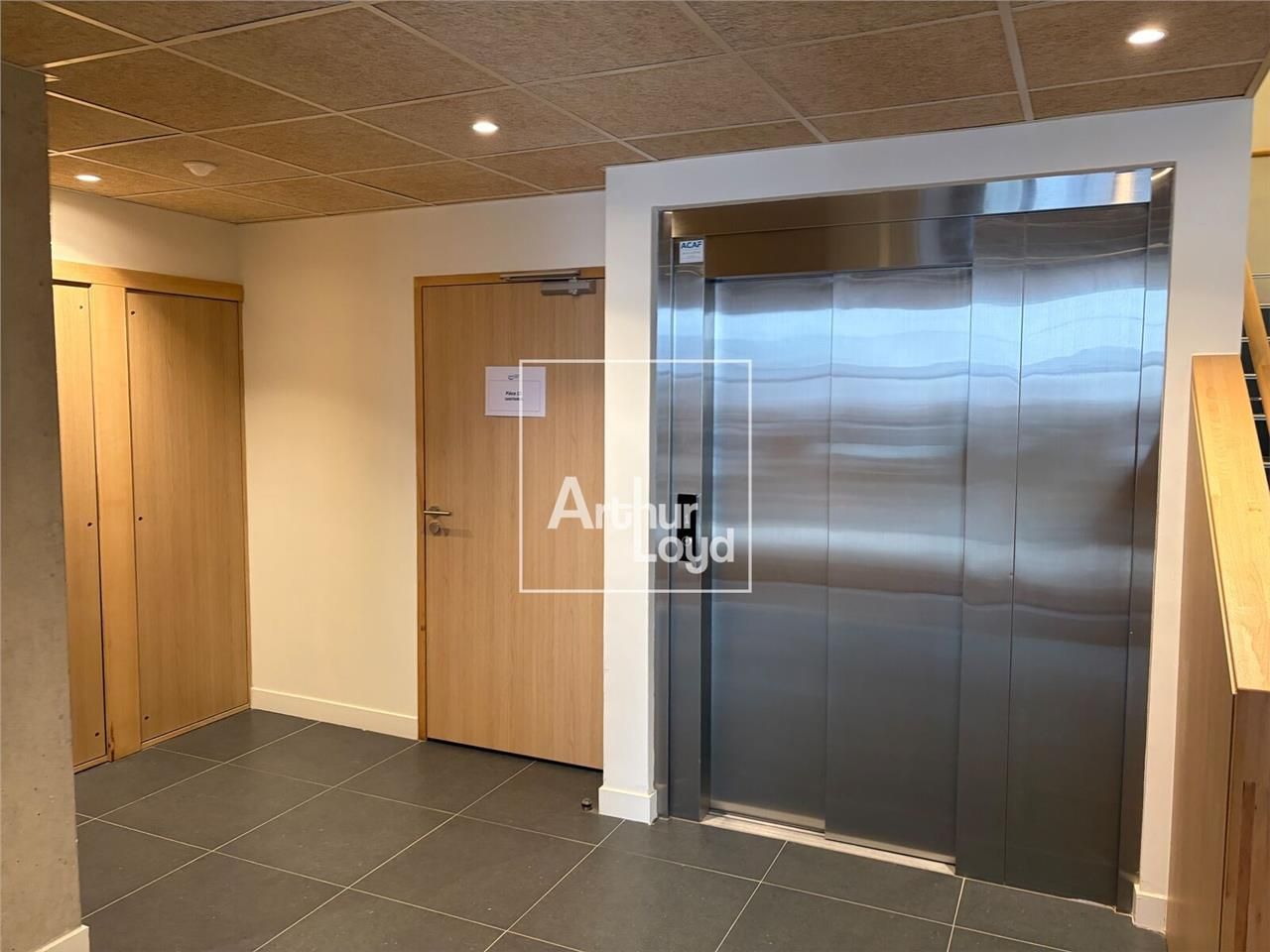 Arthur Loyd Grenoble vous propose une surface de 