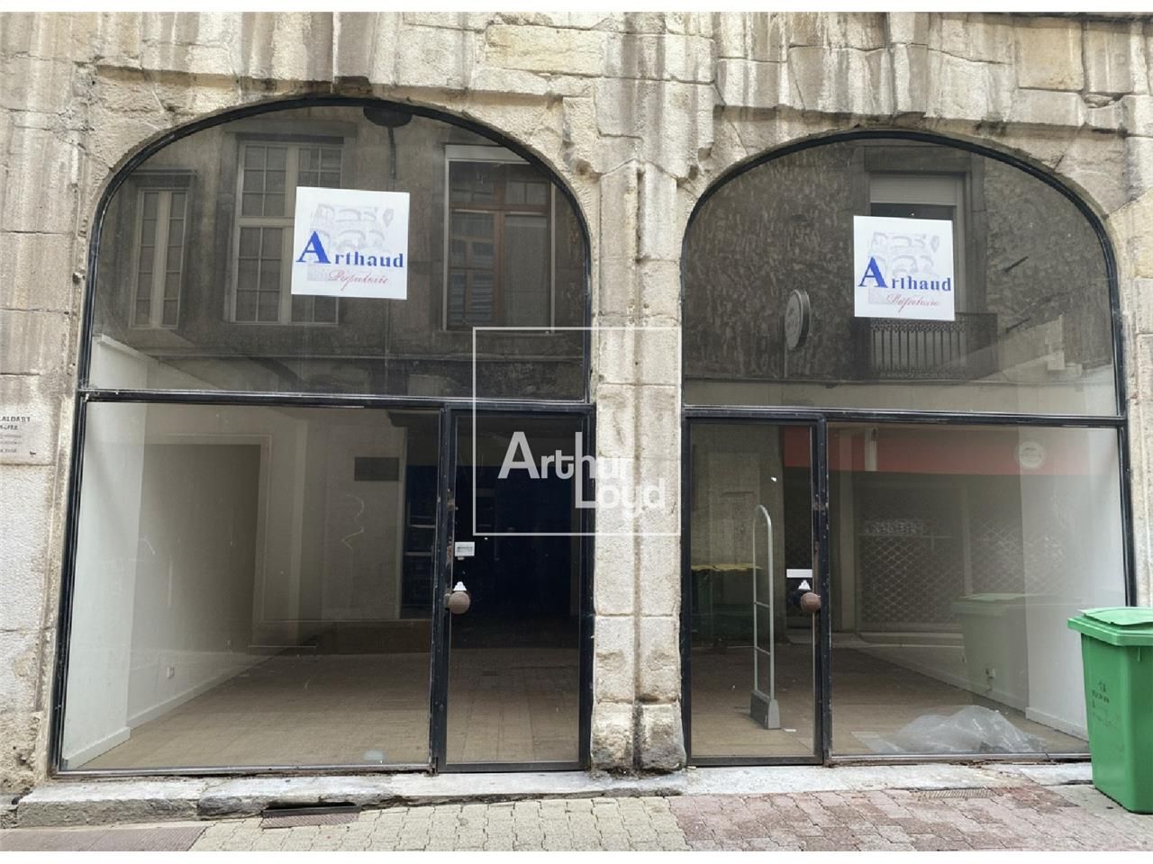 Arthur Loyd Grenoble vous propose un commerce à l