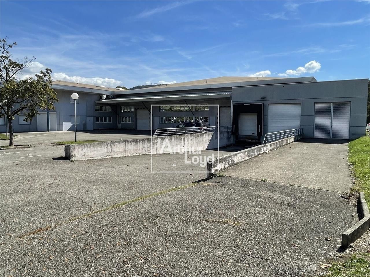 ARTHUR LOYD vous propose ce bâtiment excepti