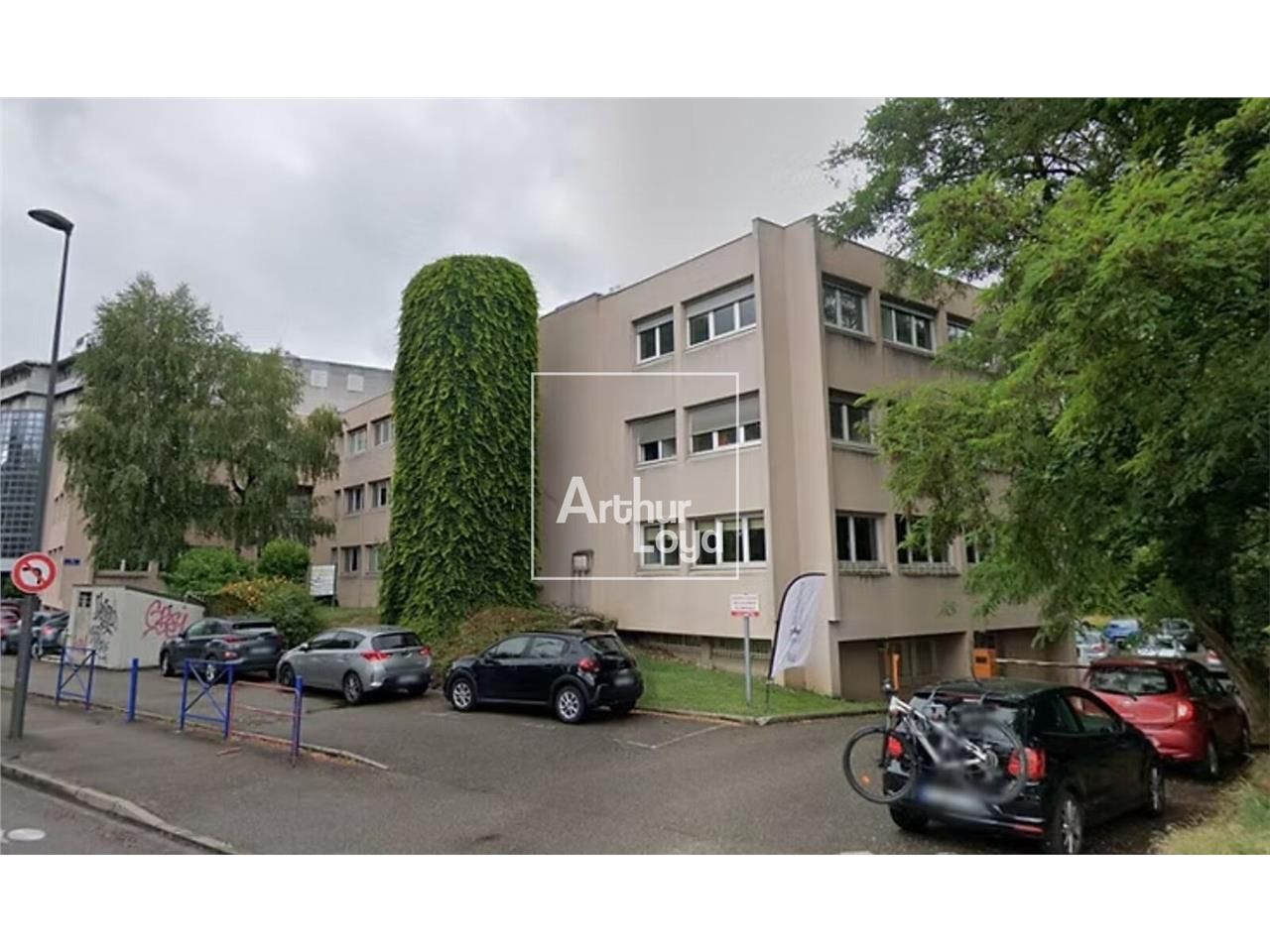 Arthur Loyd Grenoble vous propose une surface de 