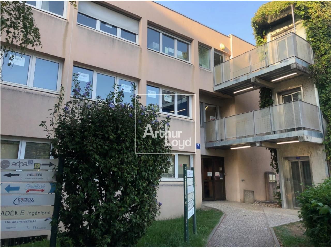 Bureaux modernes et lumineux à louer à 