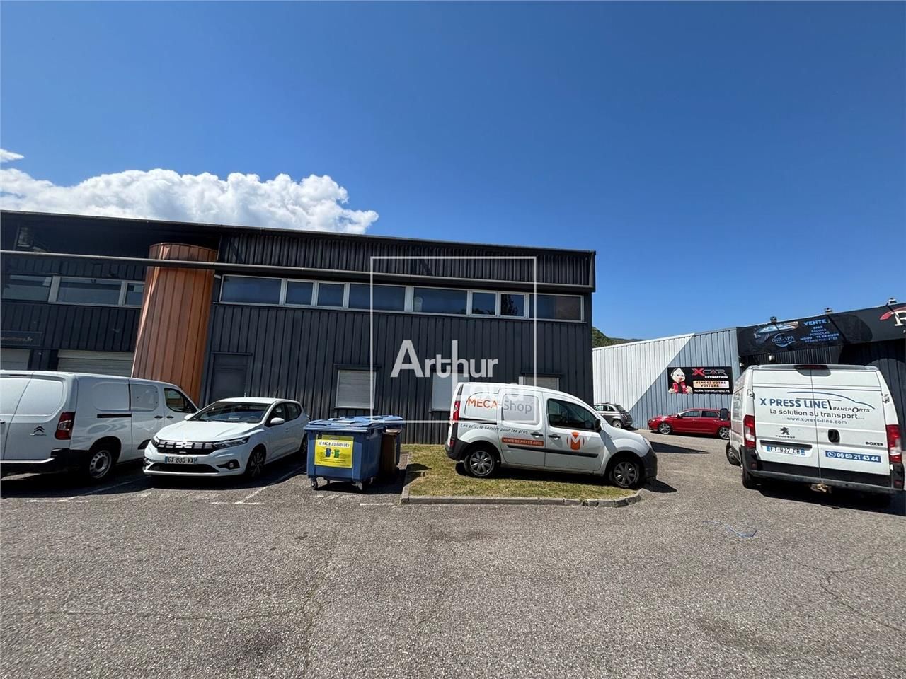 ARTHUR LOYD vous propose, au coeur de la zone tr&