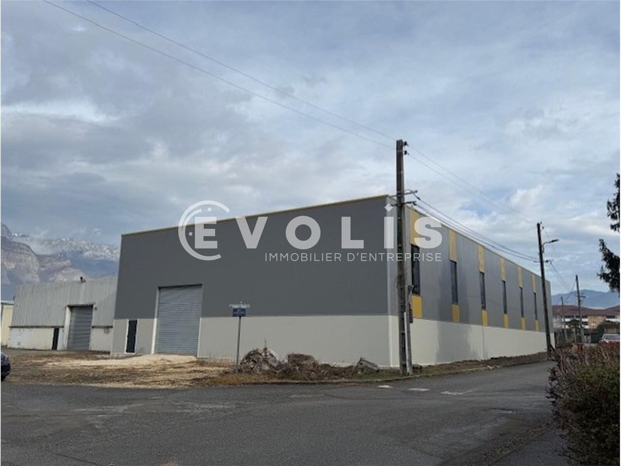 Rare ! Local neuf à usage d'activité entrepôt ave