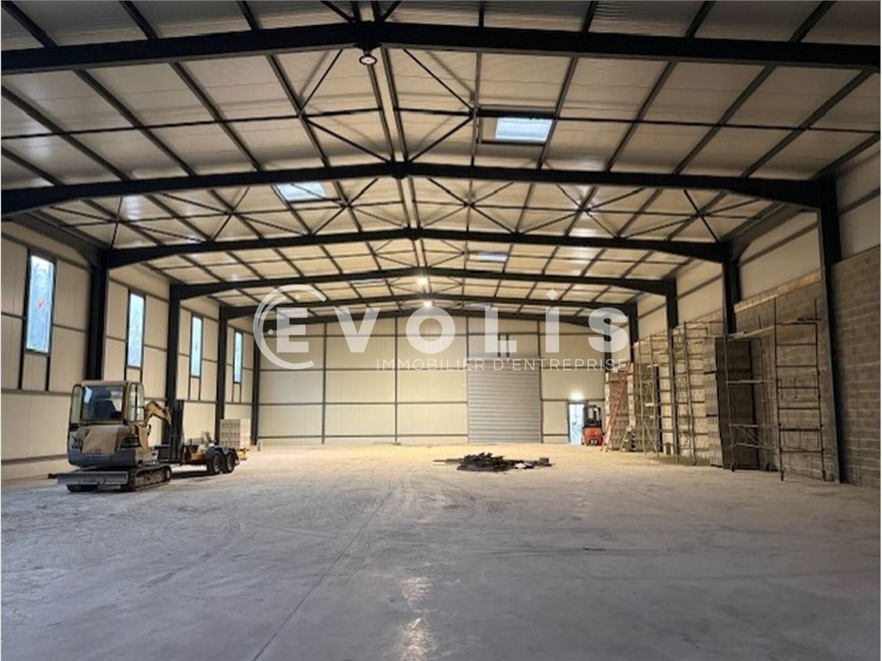 Rare ! Local neuf à usage d'activité entrepôt ave