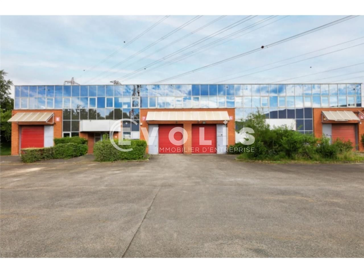 Locaux d'activité de 410 m² non divisibles à loue