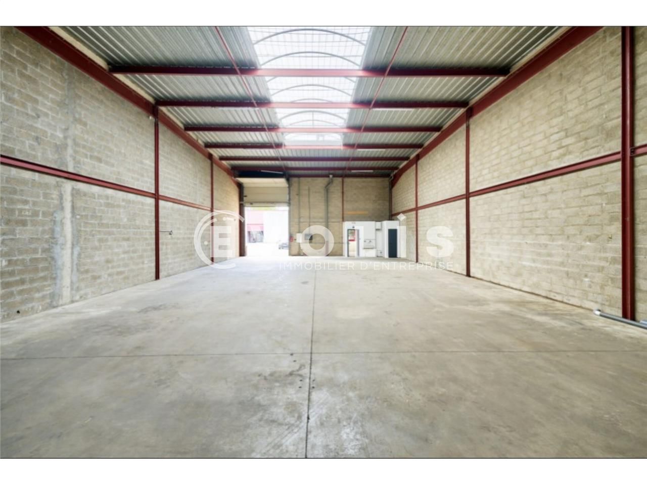 Locaux d'activité de 380 m² non divisibles à loue