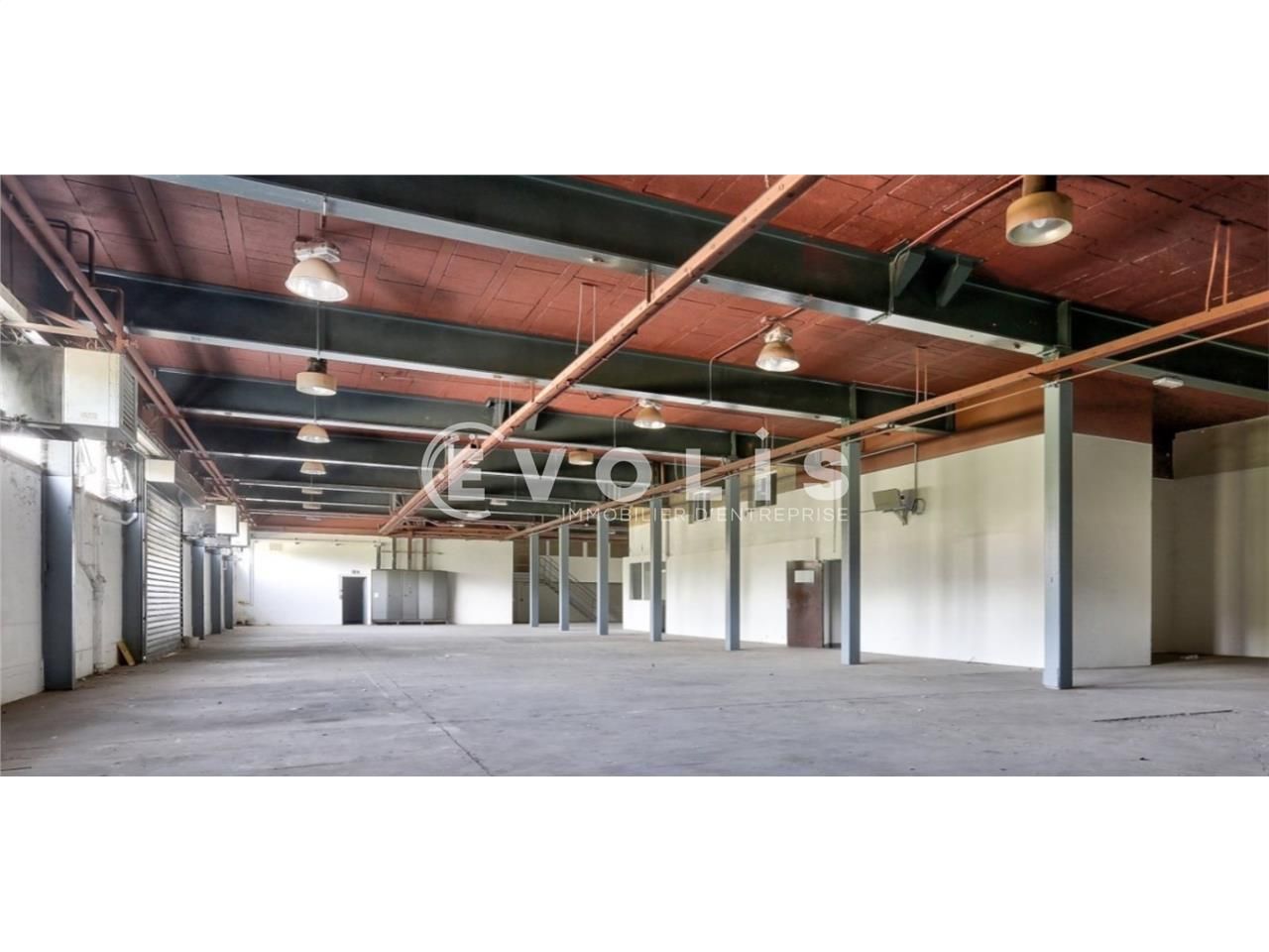 Locaux d'activité de 783 m² non divisibles à loue