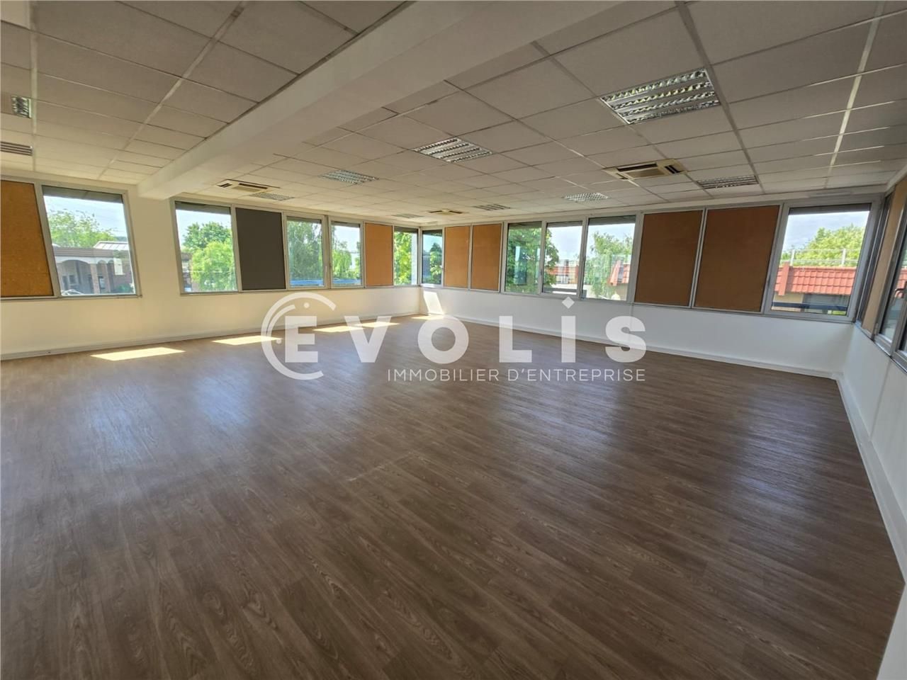 Situé dans la dynamique zone de la Bonde à Massy,