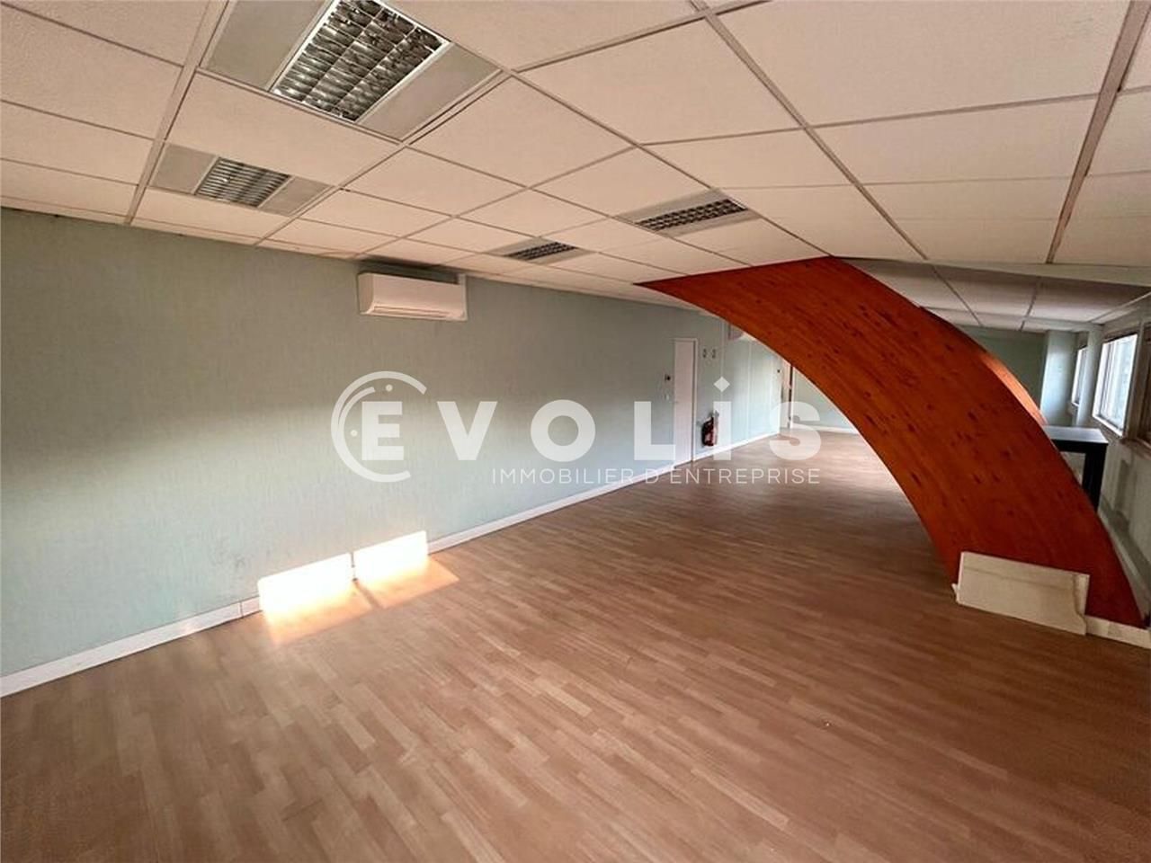 EVOLIS vous propose des bureaux  de 133 m², divis