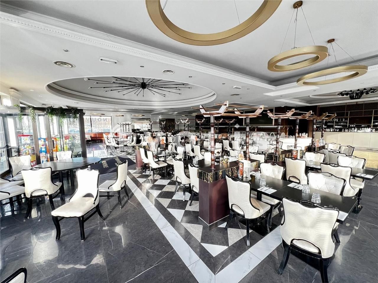 EVOLIS vous propose un local commercial de 600 m²