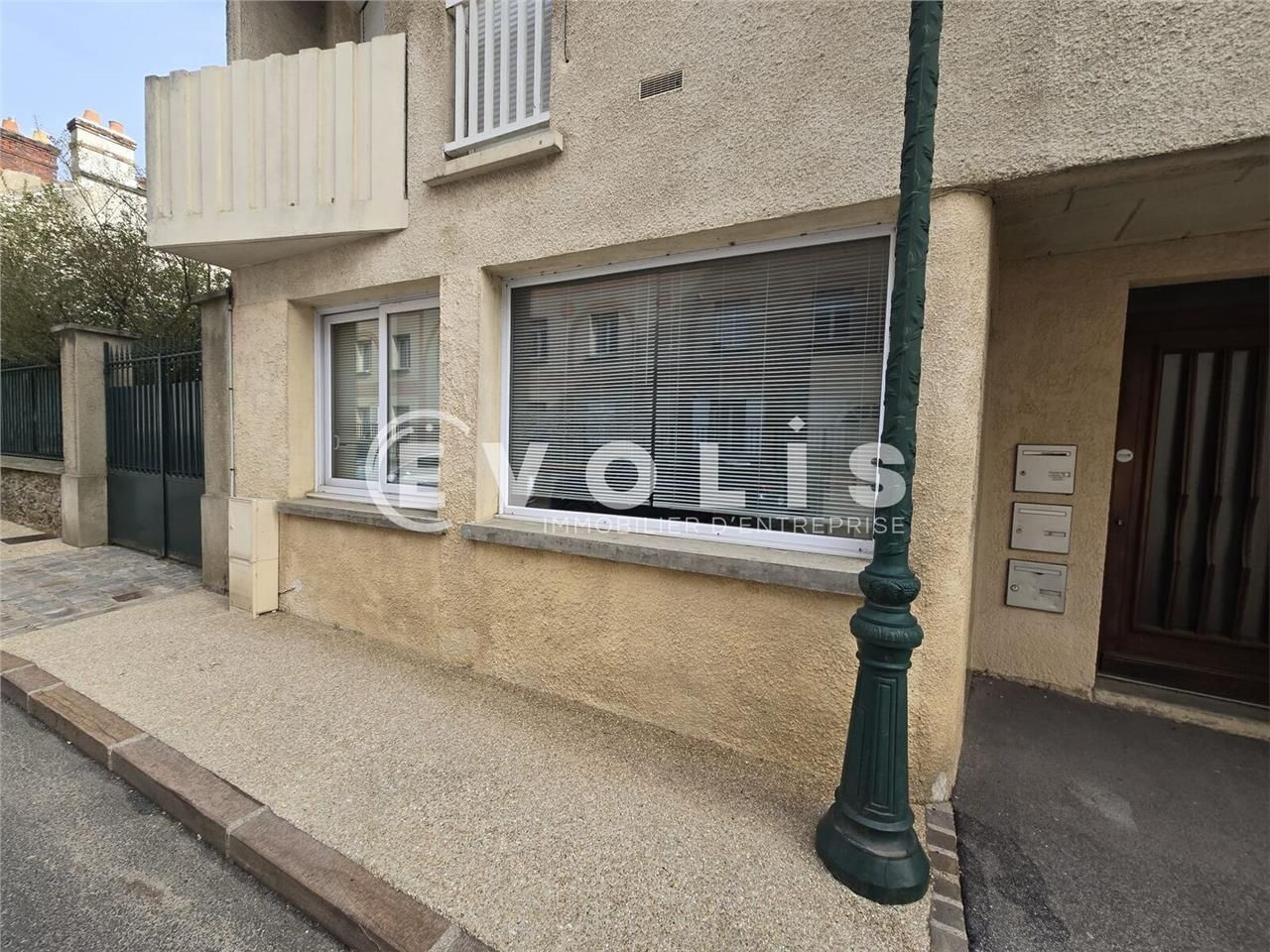 EVOLIS vous propose un local commercial lumineux 