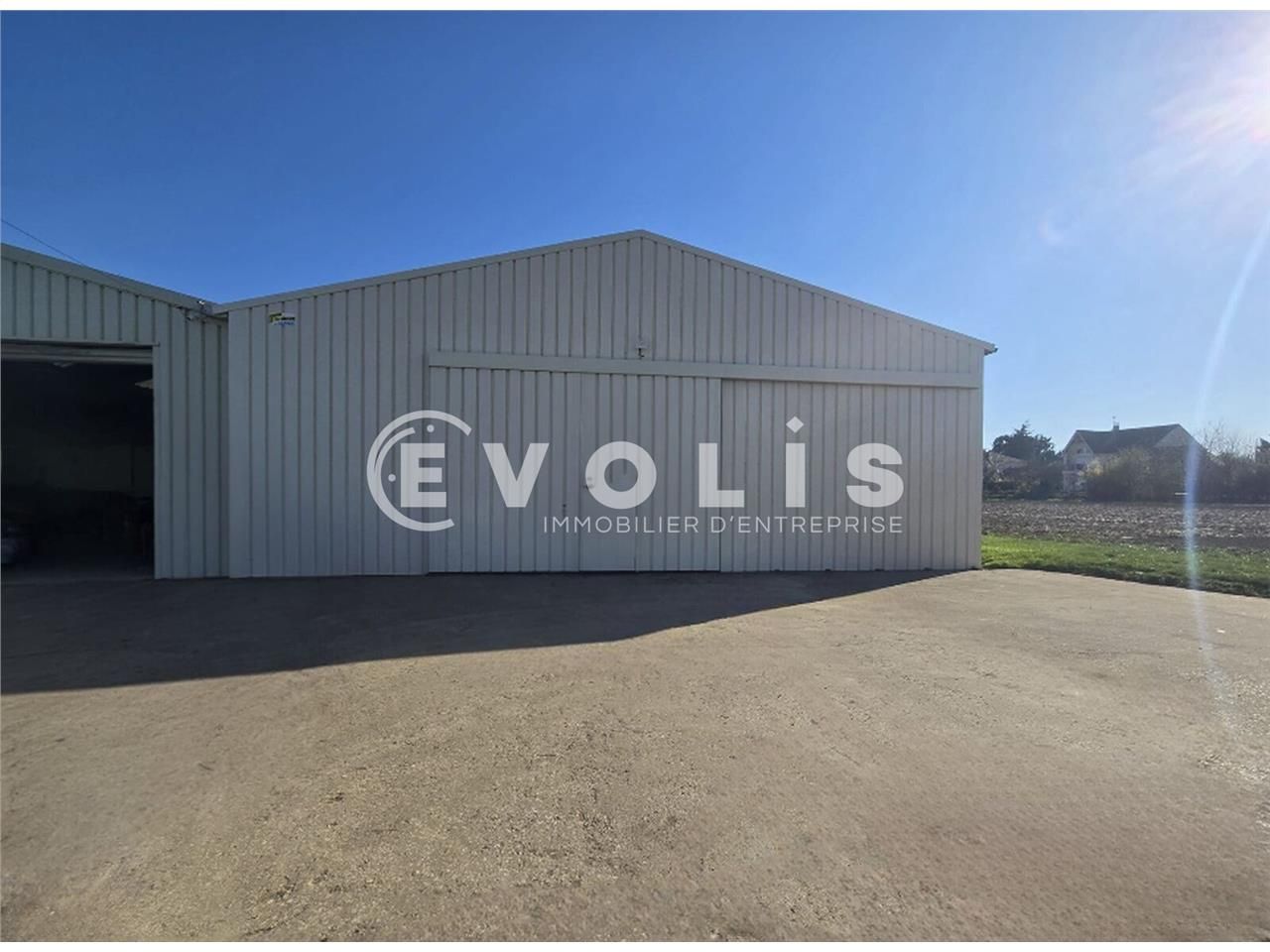 EVOLIS vous propose un local d'activité de 400 m²