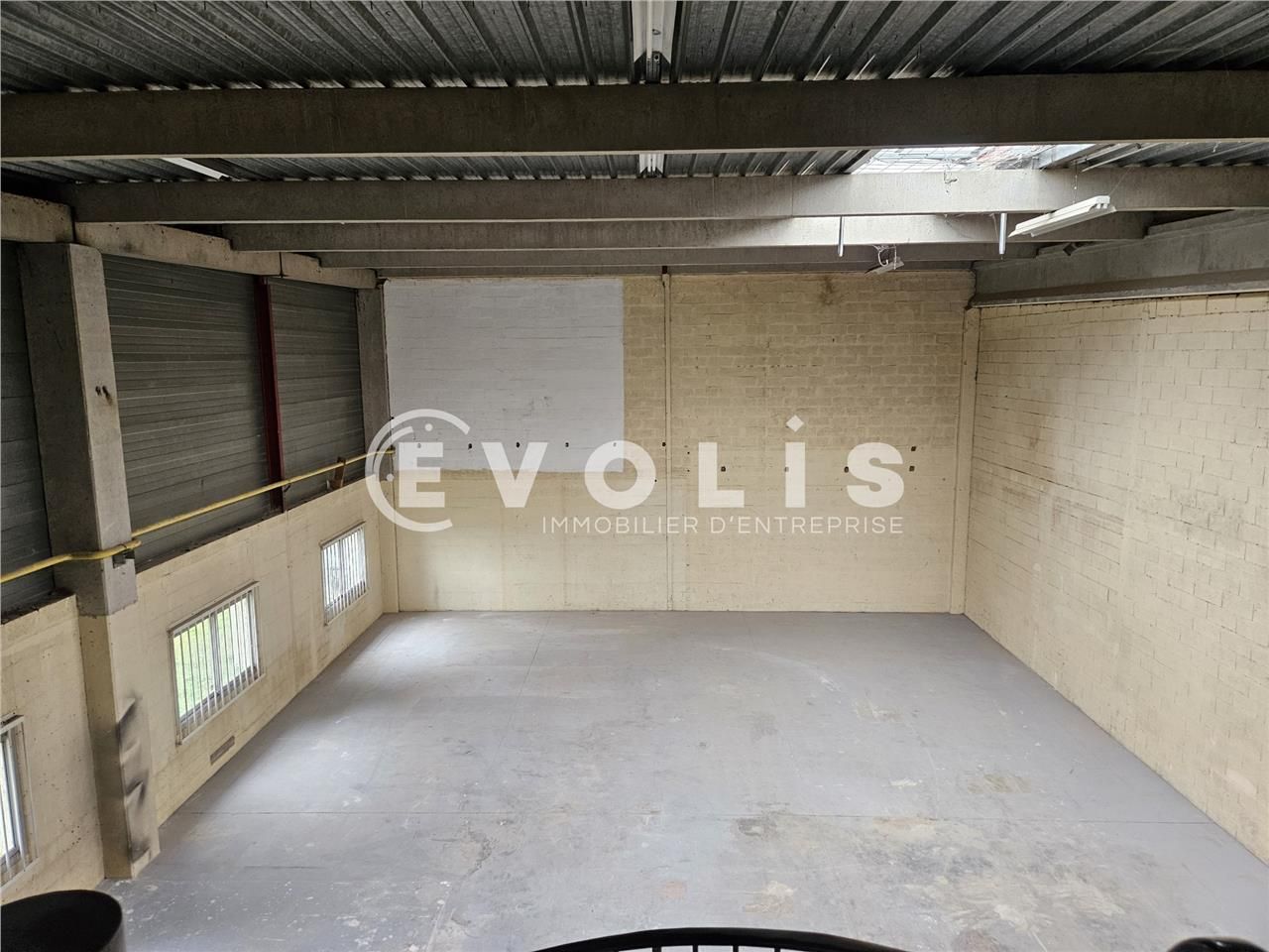 Locaux d'activité de 352 m² non divisibles à loue