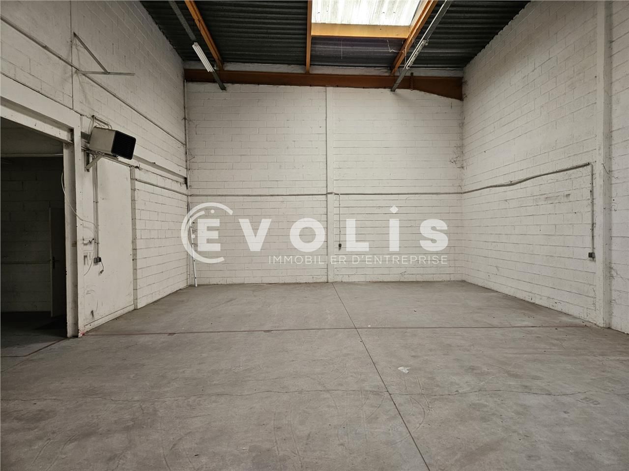 Locaux d'activité de 515 m² non divisibles à loue