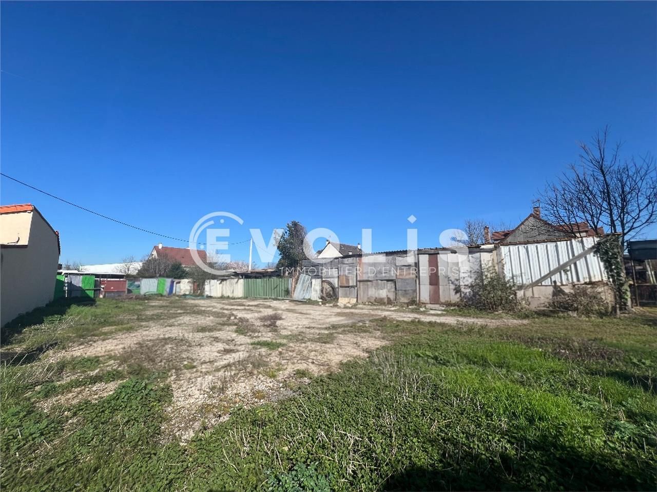 EVOLIS vous propose un terrain de 477 m² à louer 