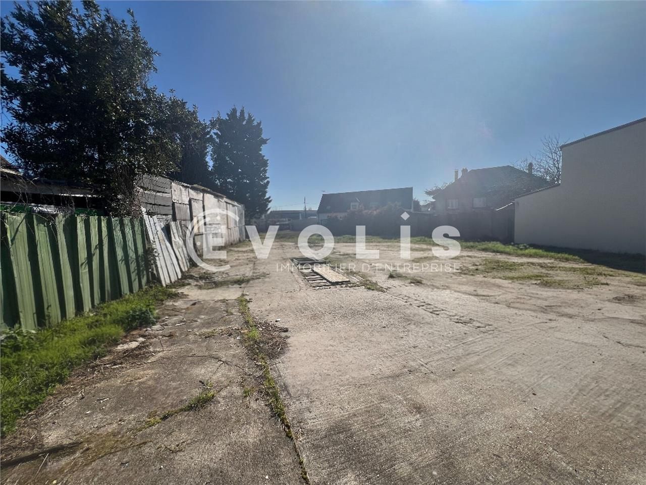 EVOLIS vous propose un terrain de 477 m² à louer 