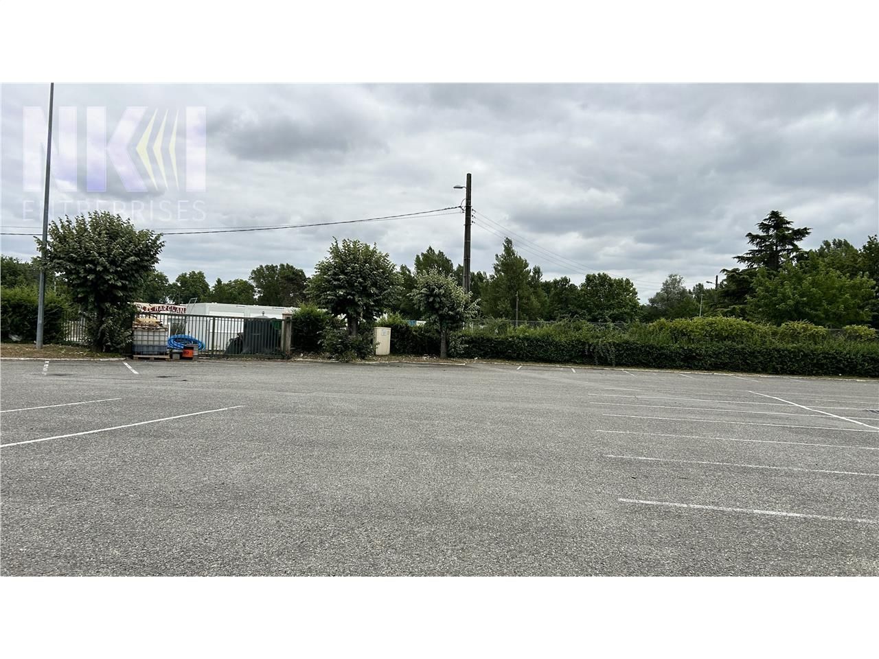 1100 m² pour ce loc en location à Muret