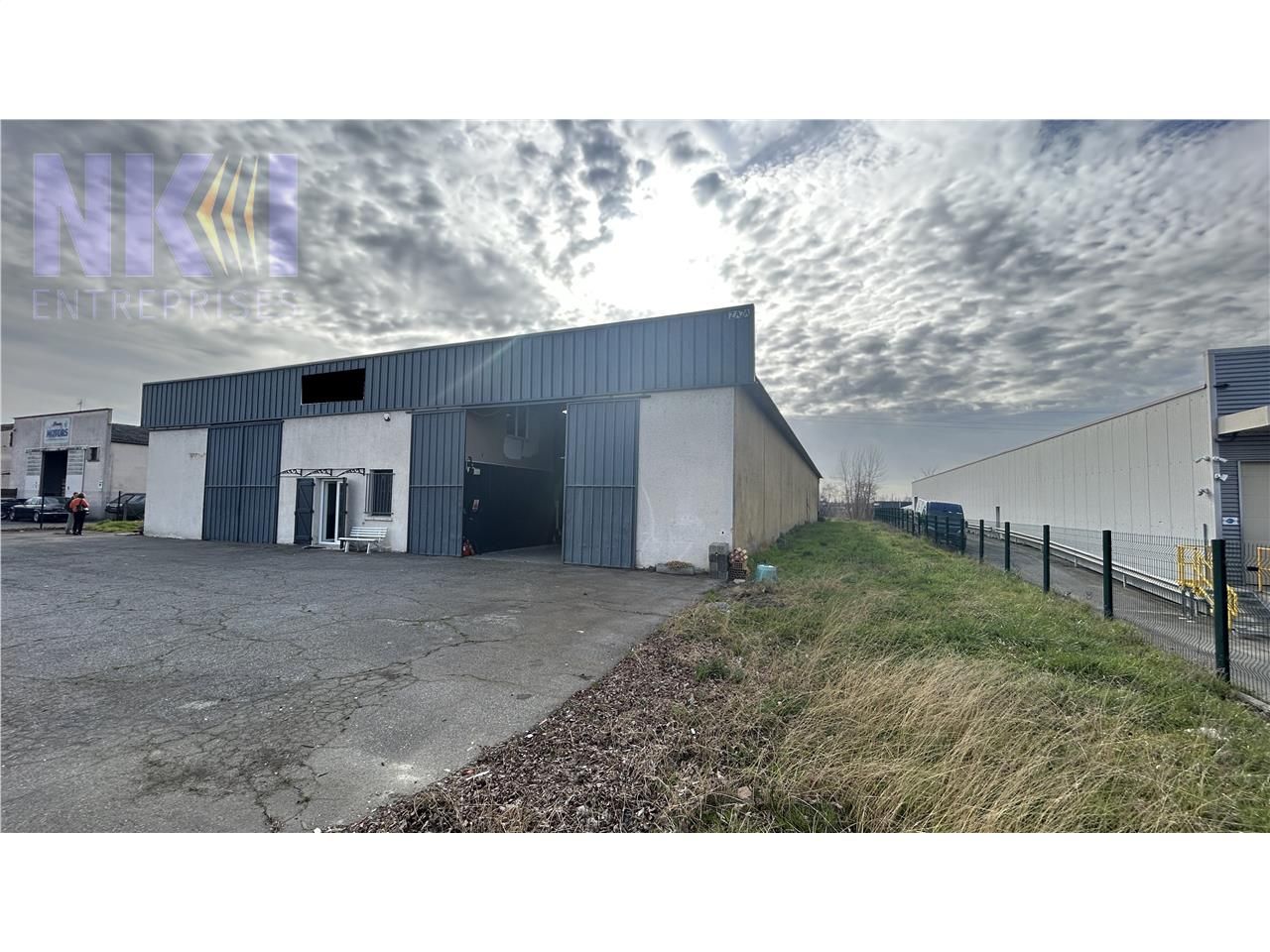 1200 m² pour ce loc en location à Saint-alban